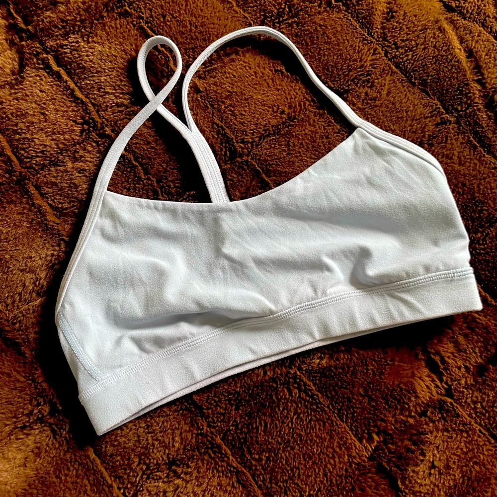 Lululemon Flow y sports bra
